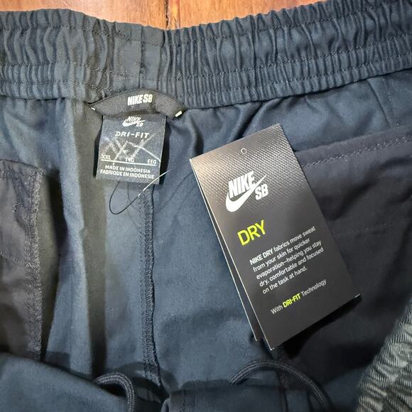 NEW Nike SB Men's Pants BV0900 XXL Cotton Skateboarding Pull on R1 - Picture 4 of 8